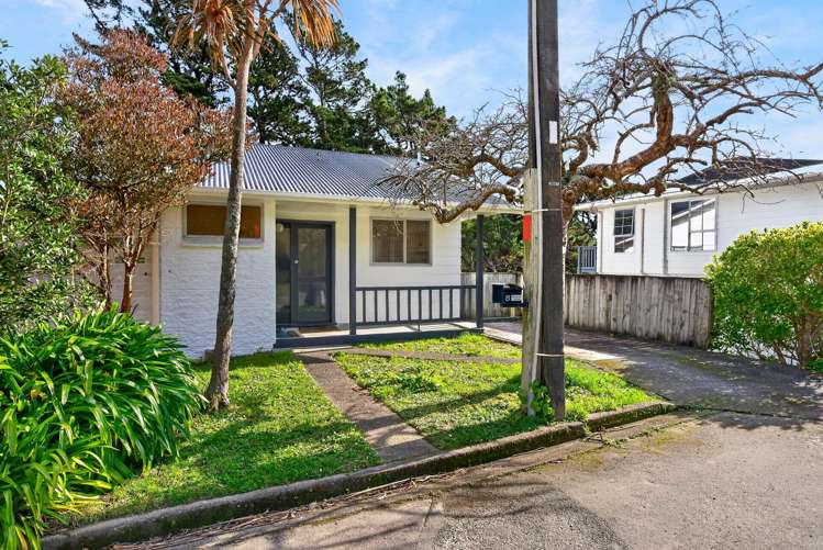 8 Cyril Way Paparangi_5