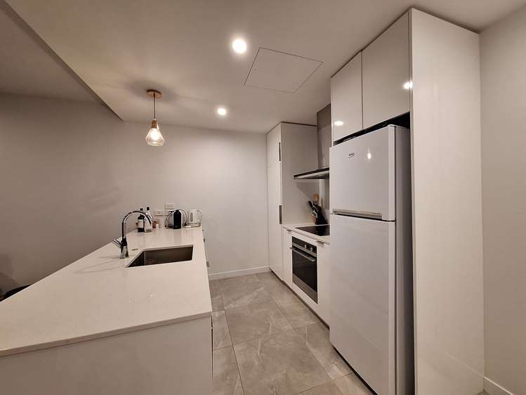 209/1 Kimiora Street Three Kings_6