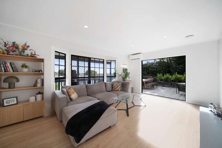 6 Crestlands Place Papakura_3