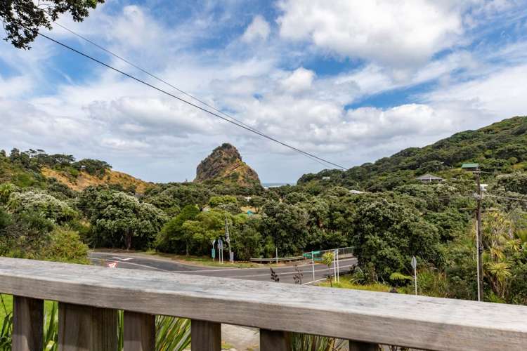 5 Glenesk Road Piha_5