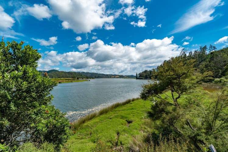 671 Hikuai Settlement Road Pauanui_17