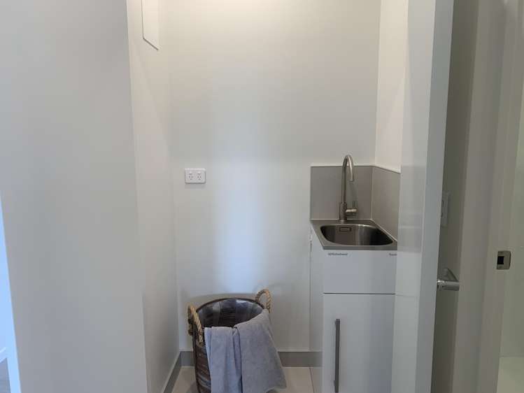 2/18 PARAONE CRESCENT "WAIATA SHORES" Takanini_24