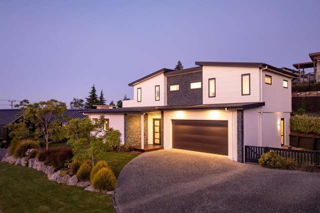 Modern Design, Sunlit Decks, Endless Views