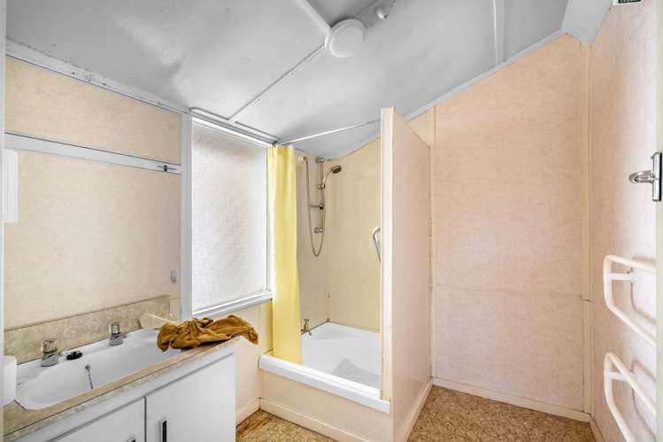 130 Lamond Street East Hargest_9