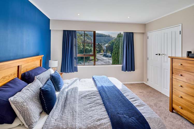 8 Balliol Drive Tawa_11