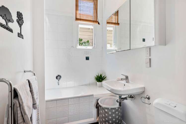 5 Carrington Street Mount Cook_9