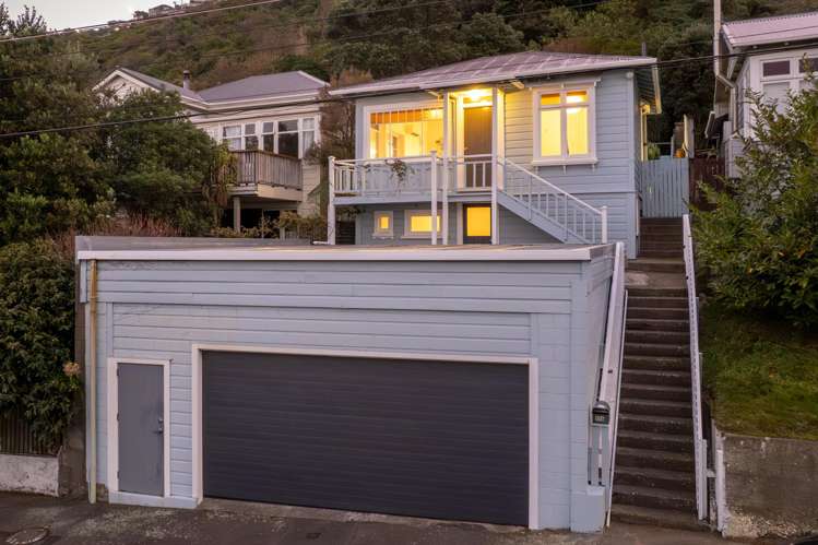 176 Sutherland Road Lyall Bay_1
