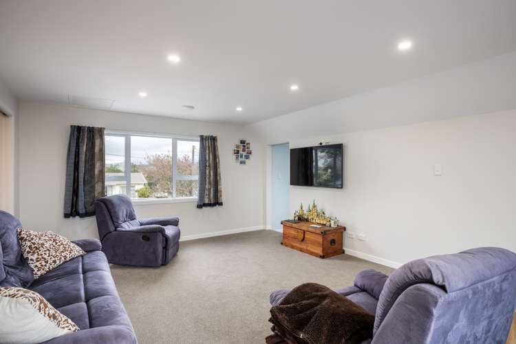 8 York Crescent Westown_22