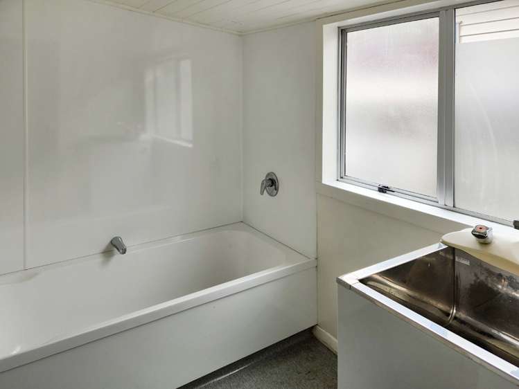 1 Hine Road Wainuiomata_9