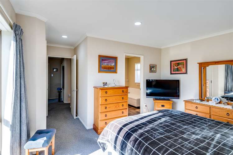 4 Blythfield Place Taradale_13