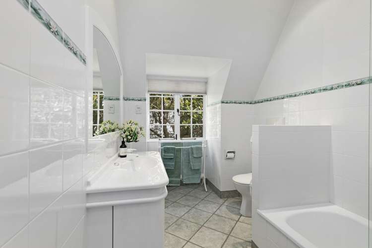 305 Fergusson Drive Heretaunga_17