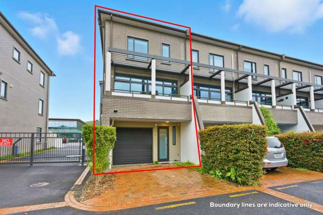 Sun-Filled Corner Townhouse - Double Grammar Zone!