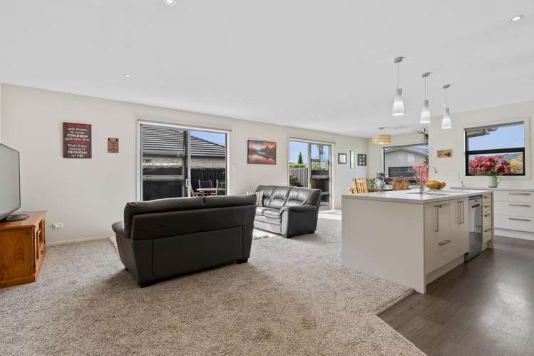 18 Hagart-Alexander Drive_2