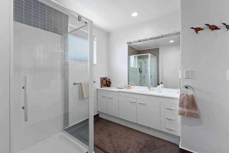 2/197 Matai Road Raumati Beach_12