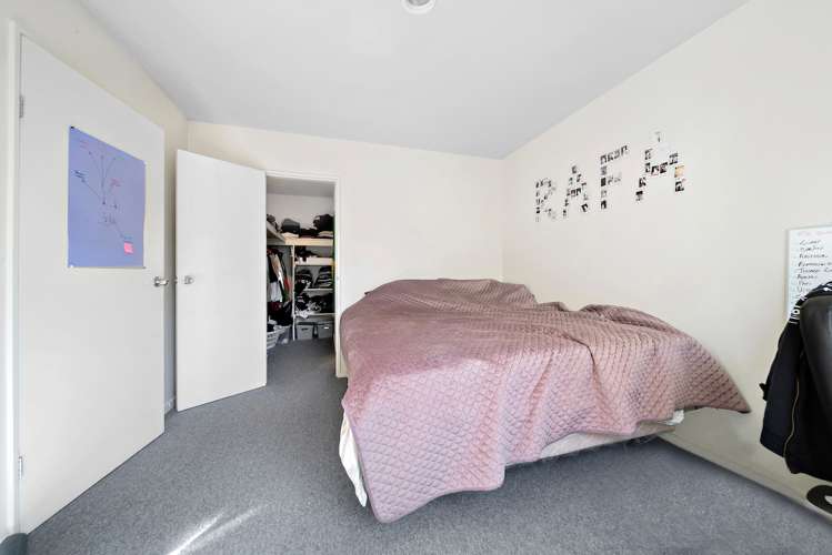 2/96 Thompson Street Queenstown_11