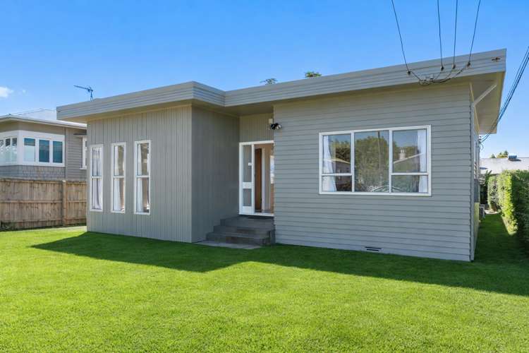 3/3 Locarno Avenue_0