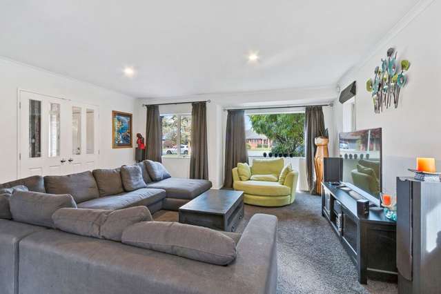 65 Travis Country Drive Burwood_1