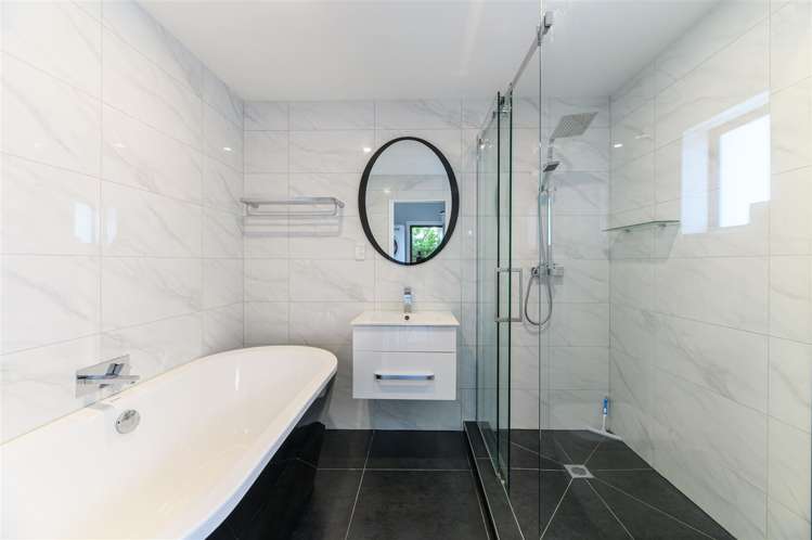 207 Te Atatu Road Te Atatu South_16