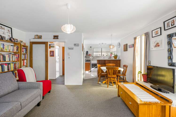 1/67 Abbotts Way Remuera_13