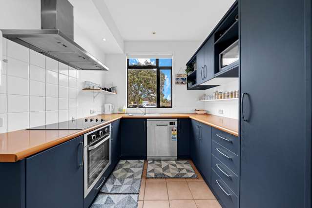 Vendors have bought - Must Sell!