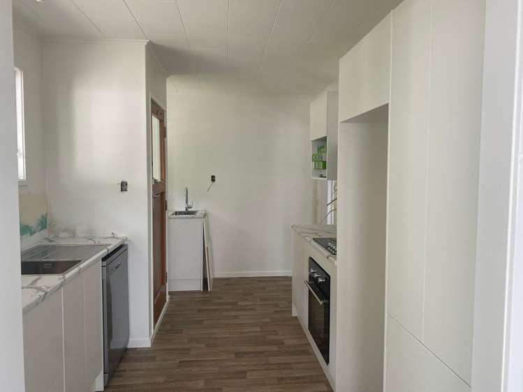 27 Tawa Street Hilltop_6