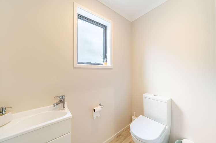 26 Latimer Way Petone_11