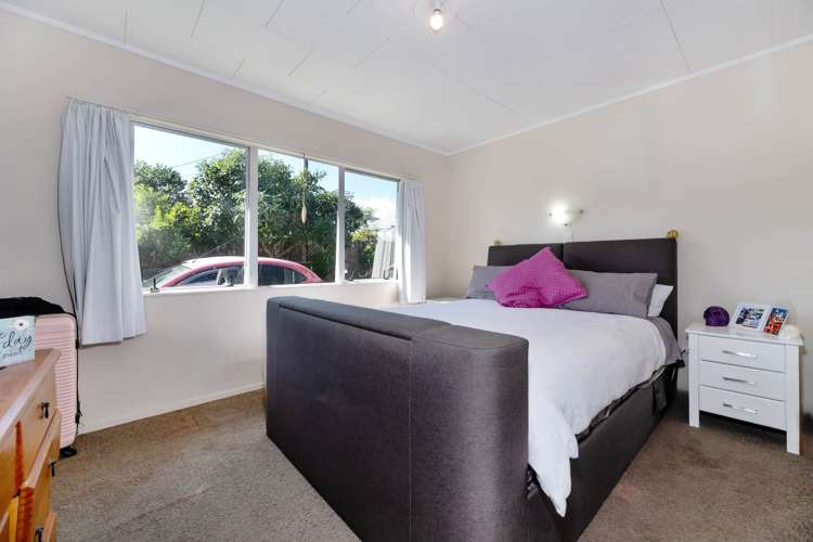2/46 Brandon Road Glen Eden_13