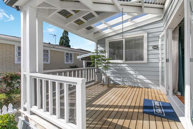 36 Ray Small Drive Papakura_16