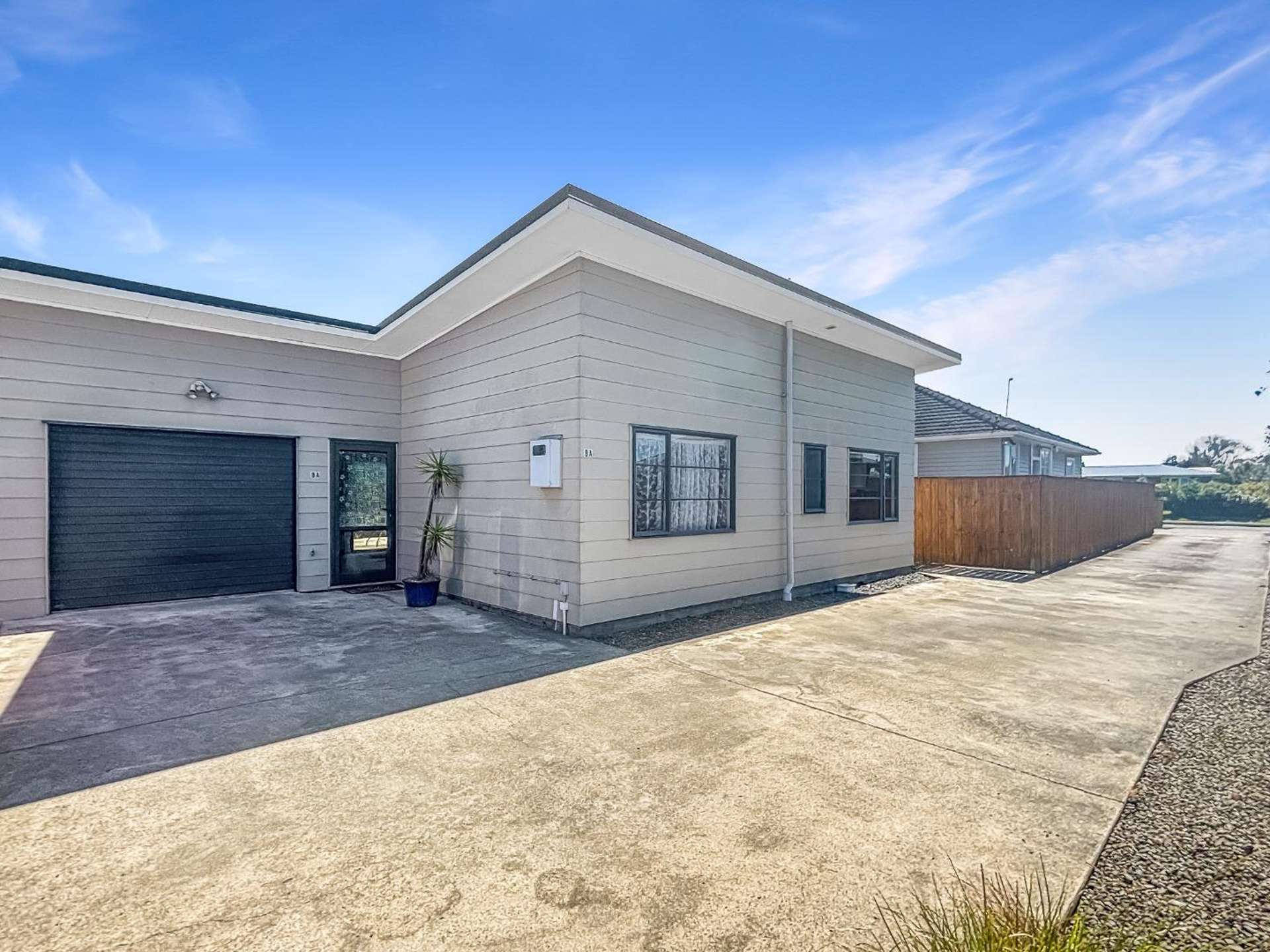 8A Trewin Street 10643_0