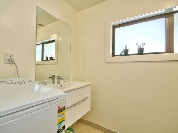 7 Greenstone Place Fernhill/Sunshine Bay_16