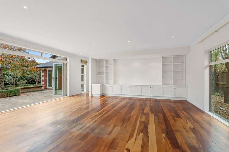 32 Perthshire Crescent_2