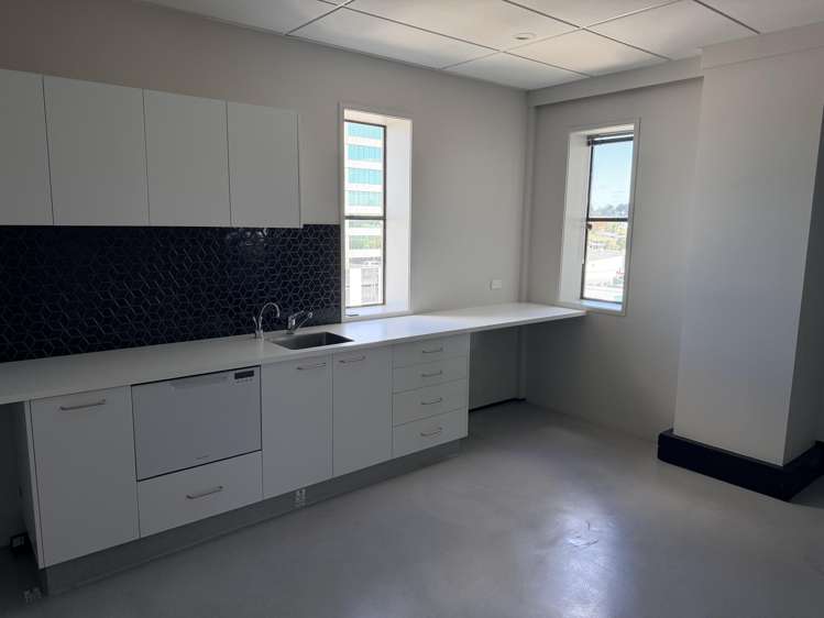 Part,L5/127 Alexandra Street Hamilton Central_6