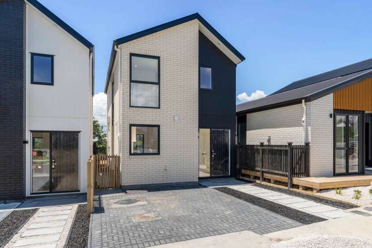 18 Paretao Street Massey_14