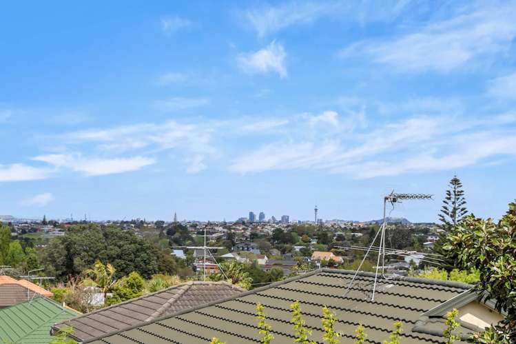 2/312 Wairau Road Glenfield_11