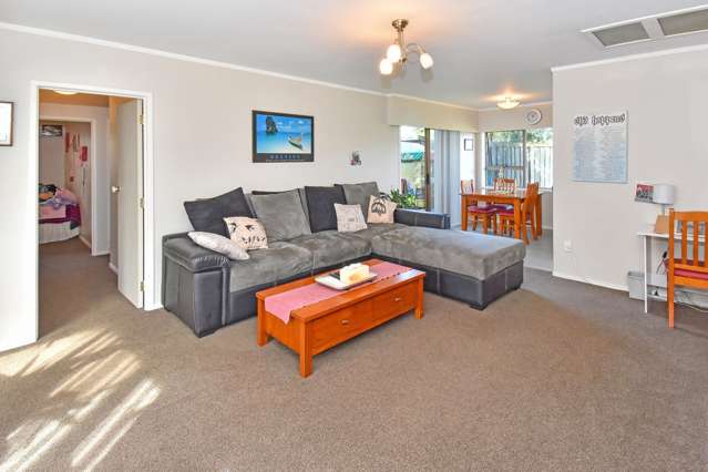 2/12 Grove Road Papakura_3