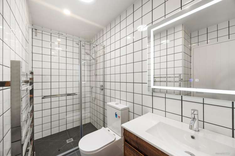 11A Rene Place Sunnyhills_13
