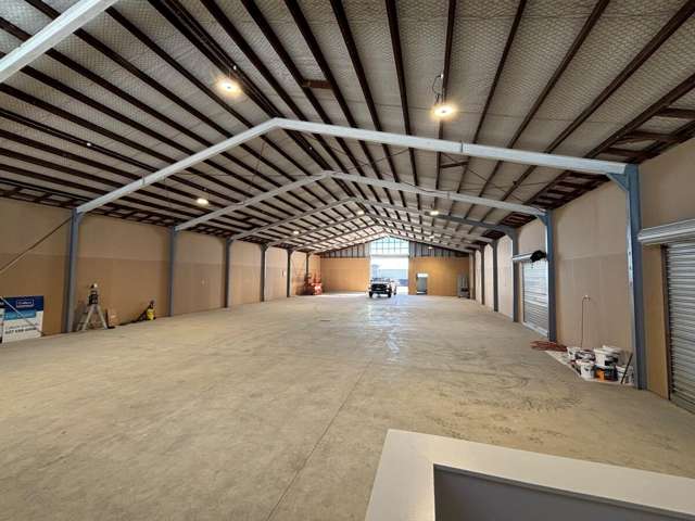 434m&sup2; Warehouse + 87m&sup2; Office & Amenities