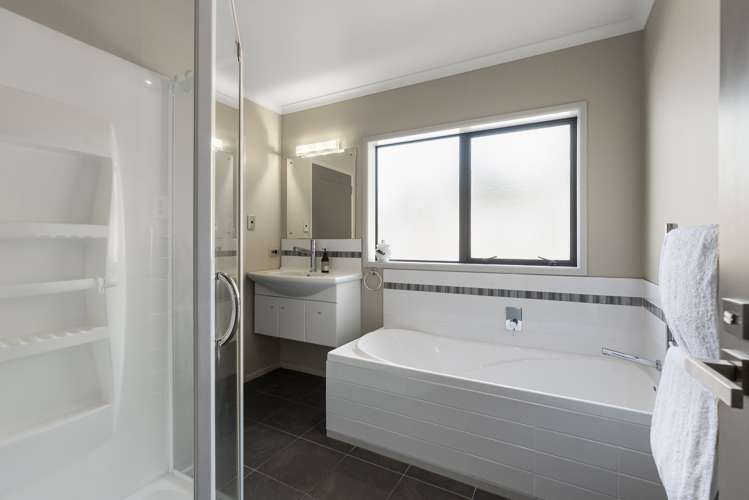 2a Wallath Road Westown_13