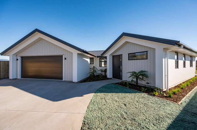 38 Hallmark Drive Richmond_25