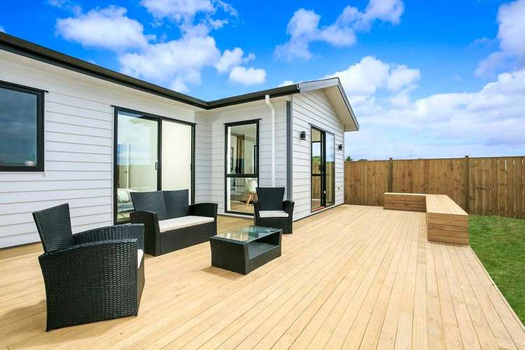 18 Surf View Crescent Red Beach_18