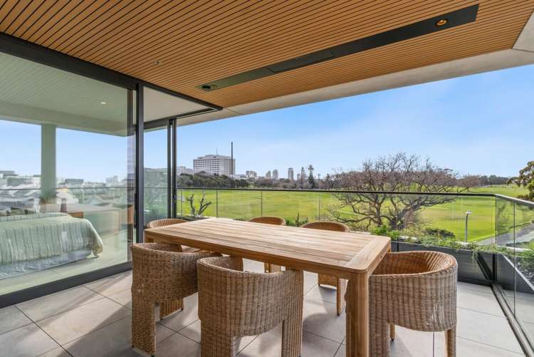 81 Carlton Gore Road Newmarket_15