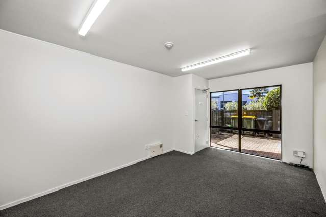 20/6 Airborne Road Albany_2