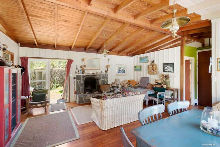 15 Moureeses Bay Road Whananaki_11