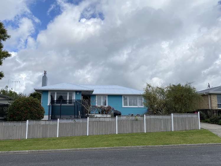 10 Vine Avenue_0