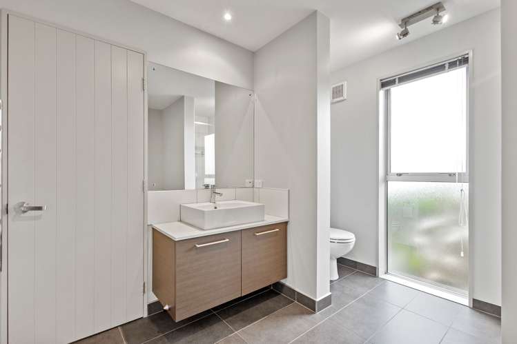 5 Craigieburn Lane Mount Pleasant_13