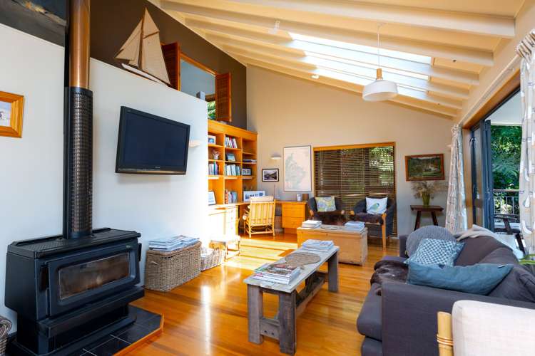 2299 Queen Charlotte Drive Anakiwa and Surrounds_11