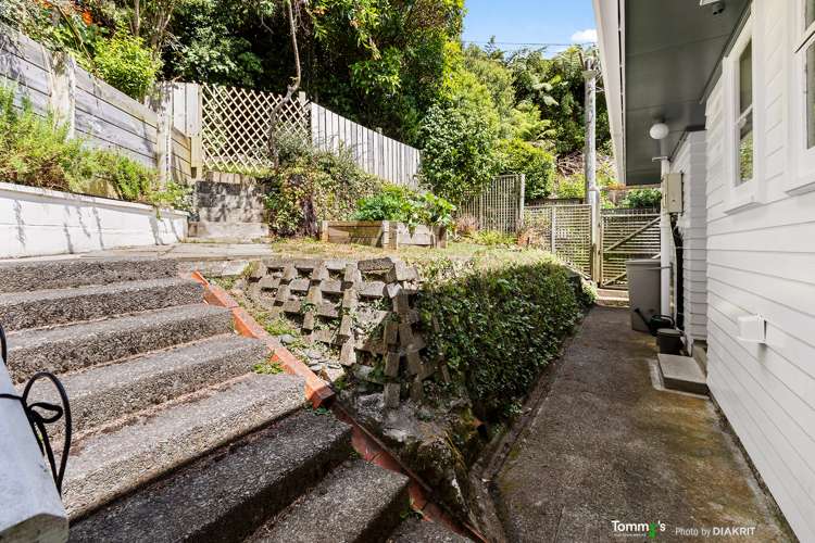 11 Wrights Hill Road Karori_14