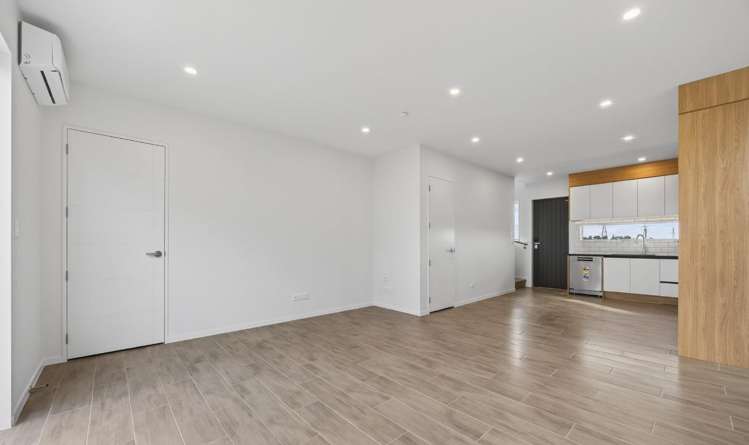 4 Longview Oak Lane, Rosehill Papakura_11