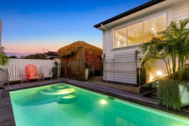 Single Level Luxury In Prime Mairangi Bay