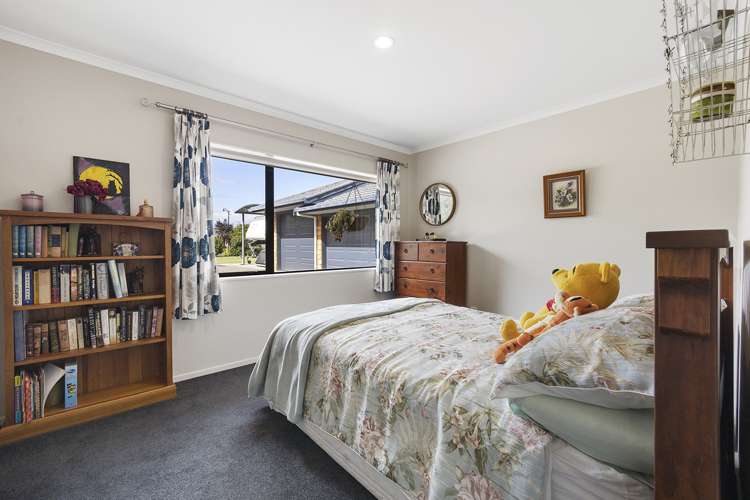 230 The Oaks Drive Leamington_13